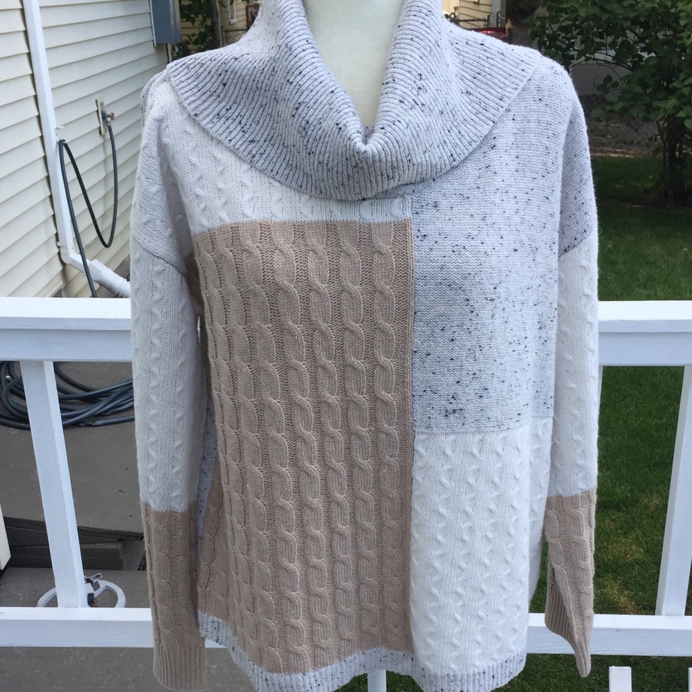 Hem & Thread Color Block Turtleneck Size L - image 7